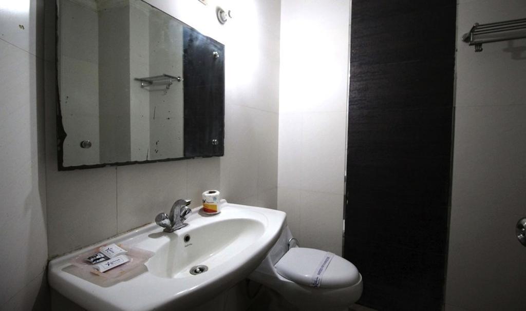 Hotel Unistar New Delhi Exterior foto