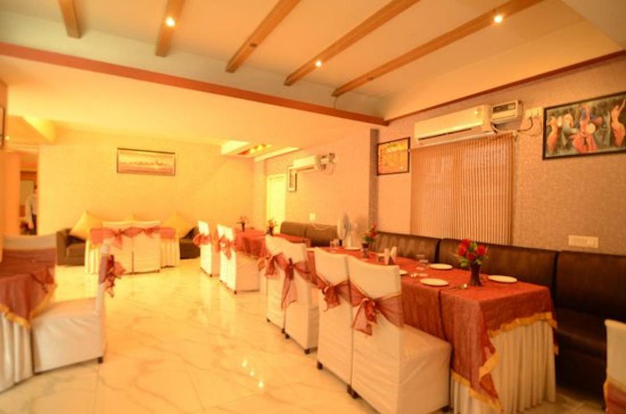 Hotel Unistar New Delhi Exterior foto