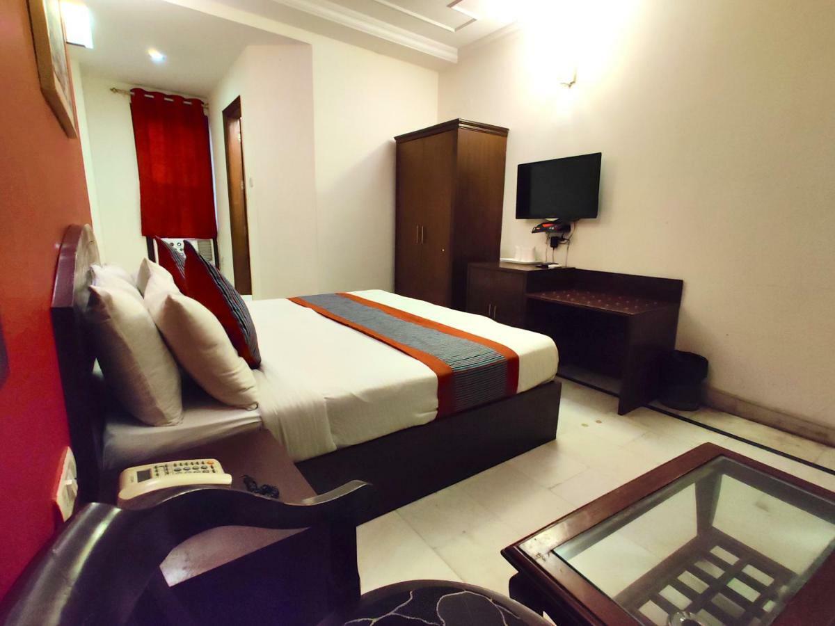 Hotel Unistar New Delhi Exterior foto