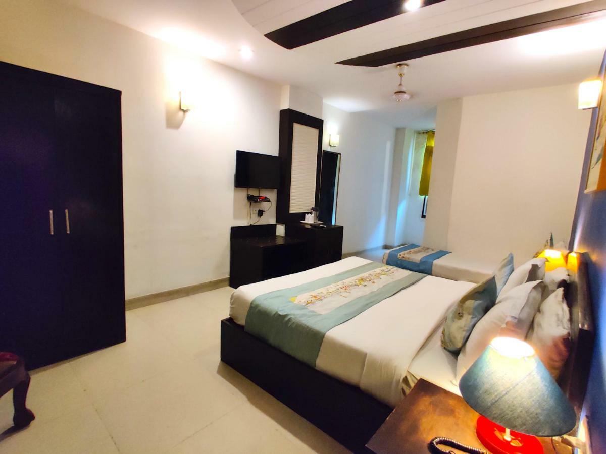 Hotel Unistar New Delhi Exterior foto